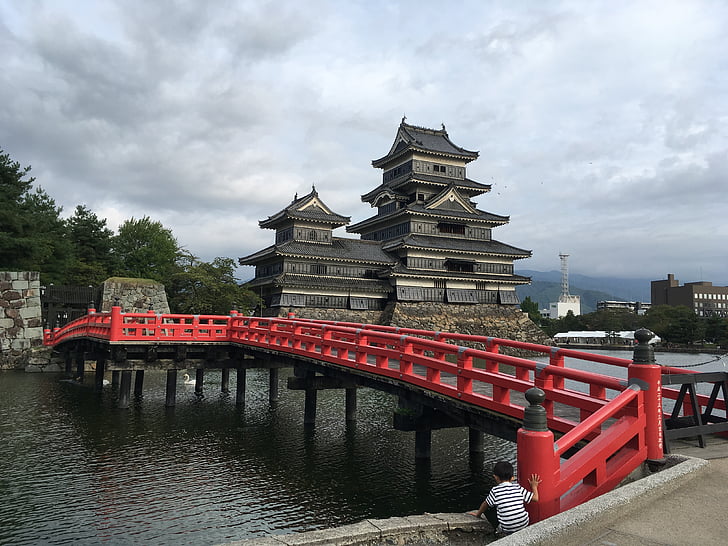 japan-construction-old-town-preview.jpg